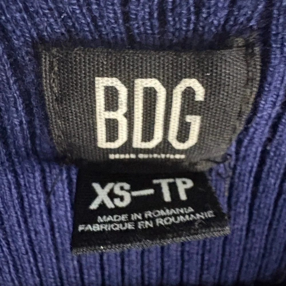 BDG half zip Sleeveless Polo in Navy and Mint - Picture 3 of 4